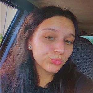 Meet your Posher, Hailey